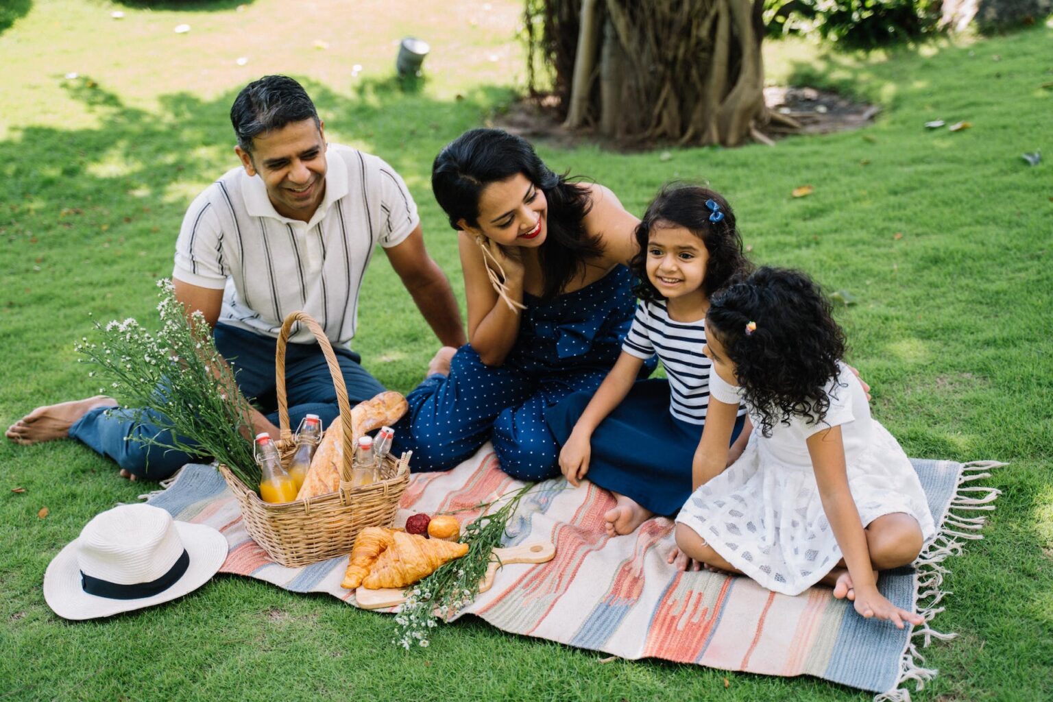 Happy Family Life A Few Essentials For A Happy Family Life Simply happy-family-life-a-few-essentials-for-a-happy-family-life-simply